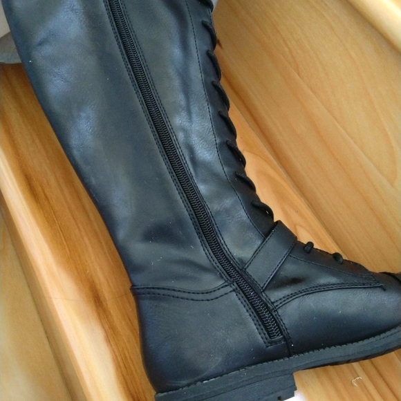 Universal Thread black boots size 6 - Picture 12 of 12
